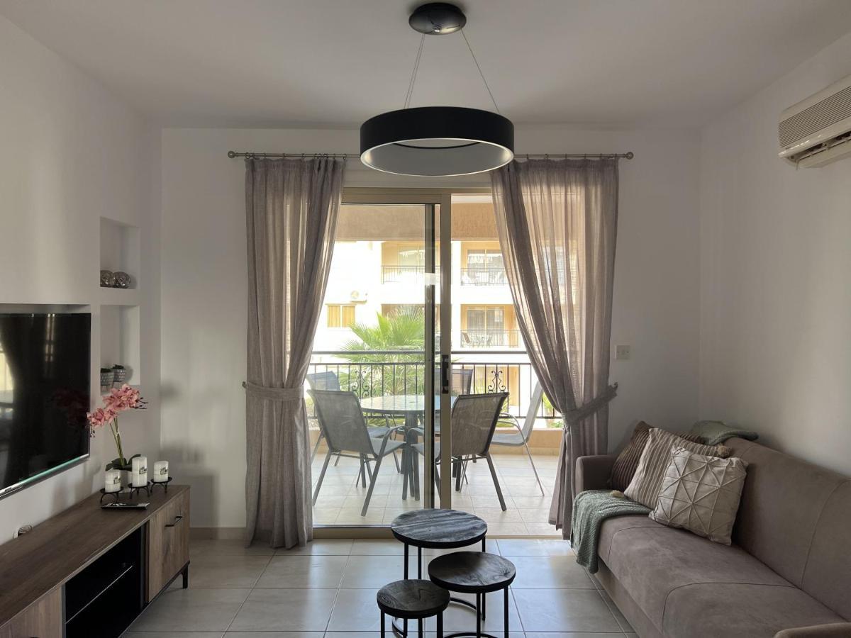 Apartamento Royal-Seacrest Paphos-Center Vip Exterior foto